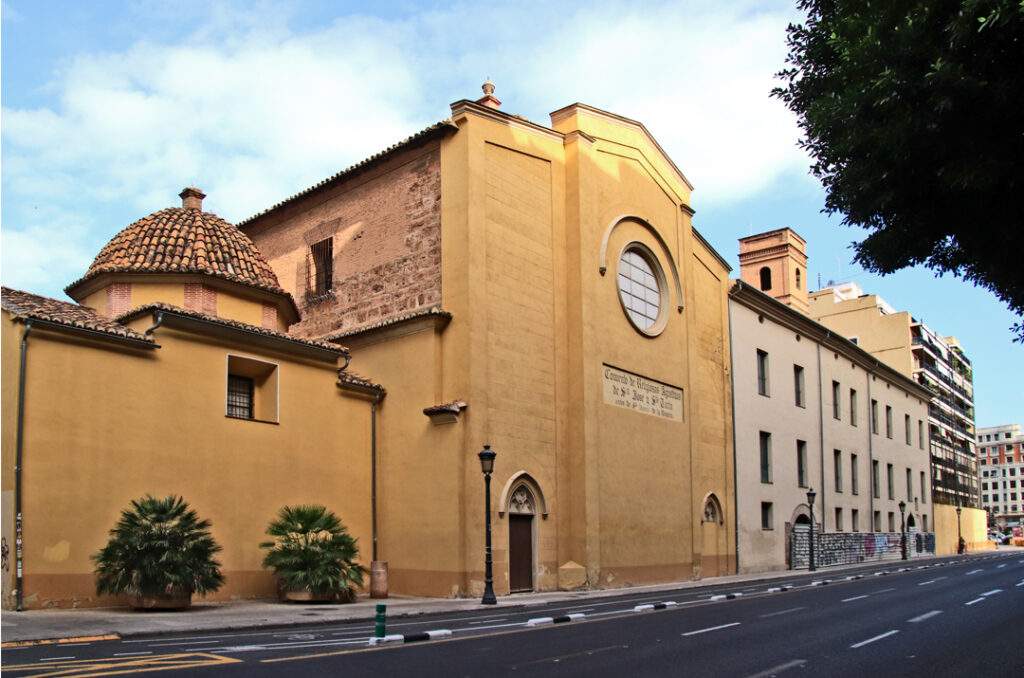 Parroquia Cristo Rey y Convento de San Vicente de la Roqueta-Valencia