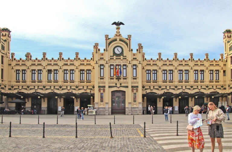 Estación del Norte, Barrio de La Roqueta-Valencia